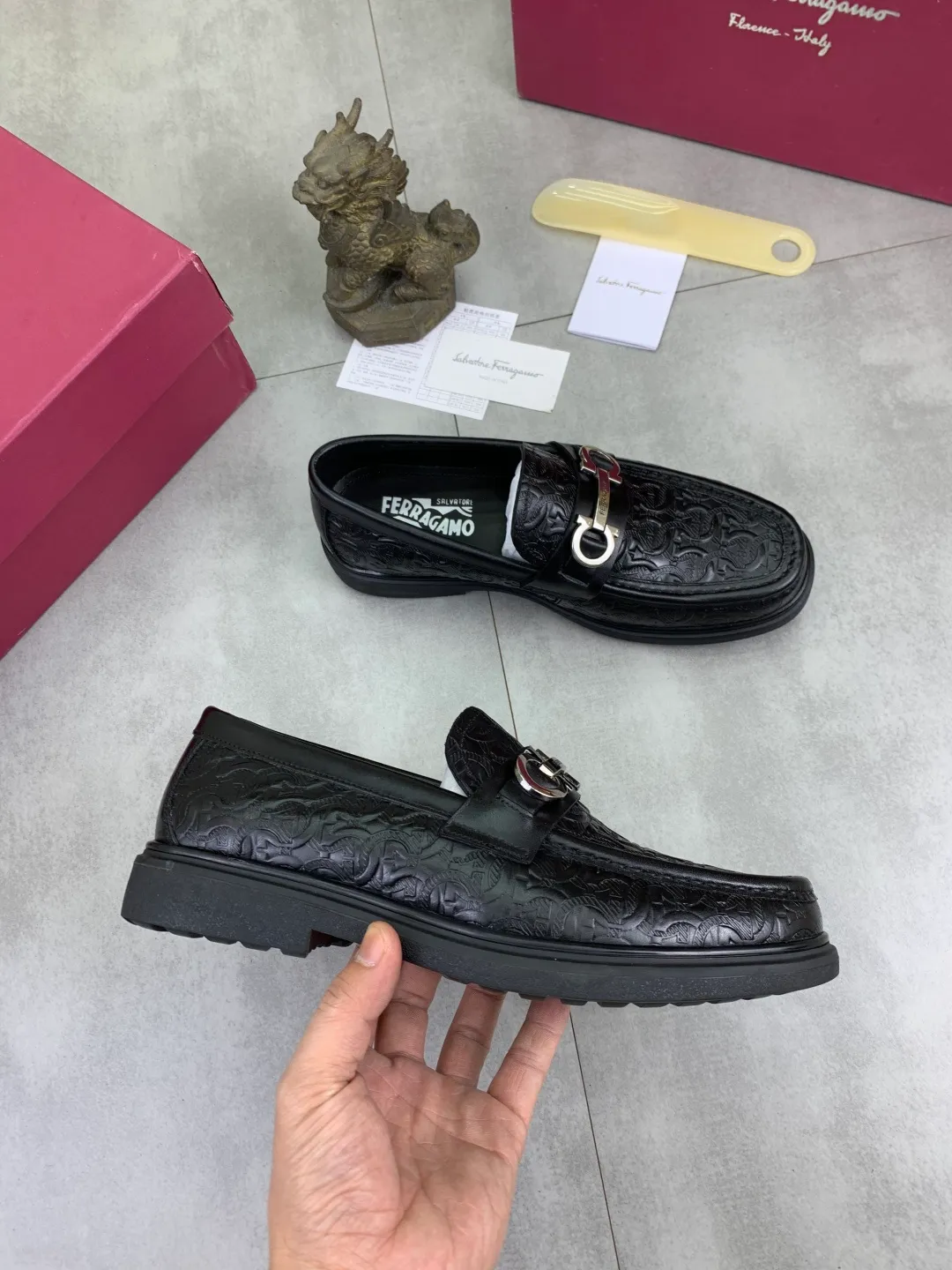 Men's Men's Shoes 💰P460💰[New Style] Water-dyed Niuli 🆘[Salvatore Ferragamo] Ferragamo's latest casual business leather shoes for men! Listed simultaneously! The fabric is made of specially imported original calfskin, and the interior is made of imported water-dyed cowhide. It is absolutely luxurious and leads the fashion trend. Matching code: 38-45; black optional